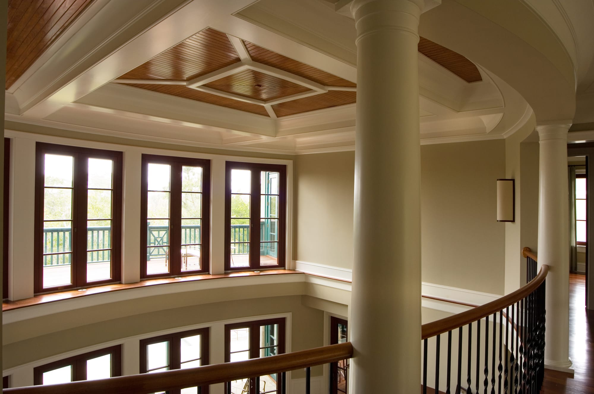Upper gallery, clerestory band